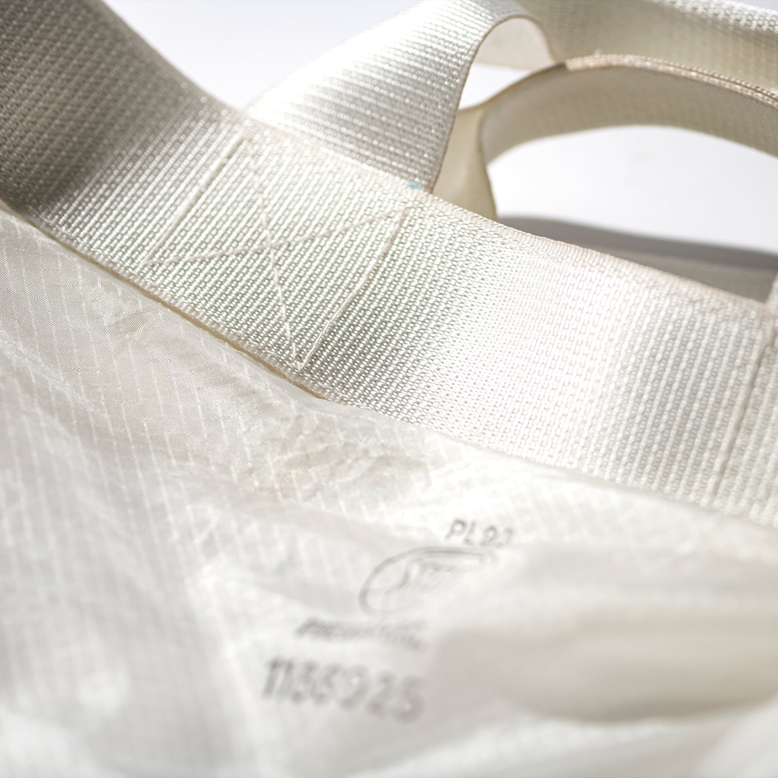 VINTAGE PARACHUTE LIGHT 2-WAY BAG / White – PUEBCO ONLINE STORE