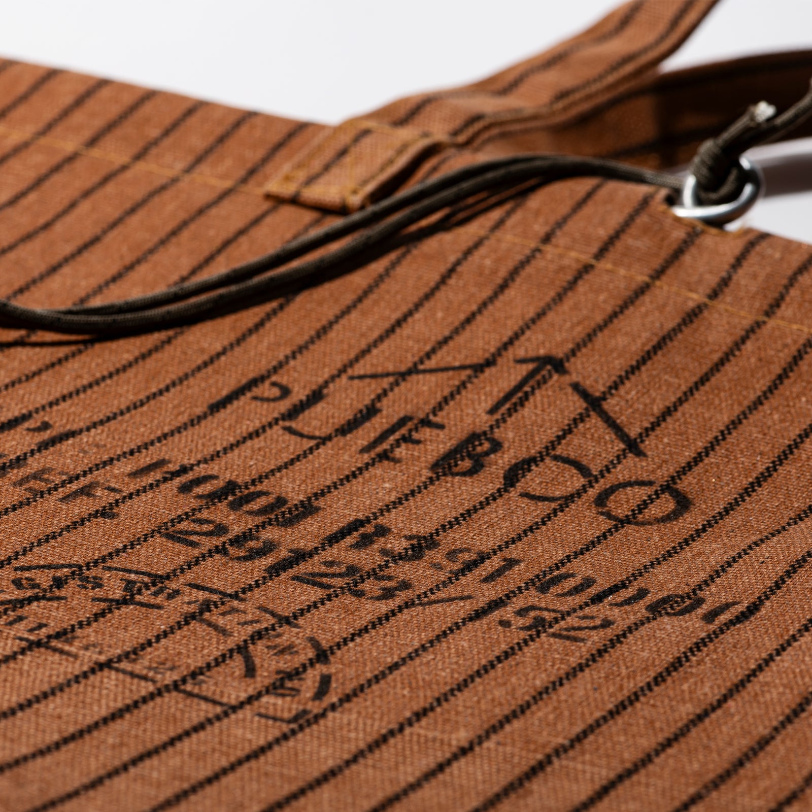 WAXED CANVAS LARGE BAG / Brown – PUEBCO ONLINE STORE
