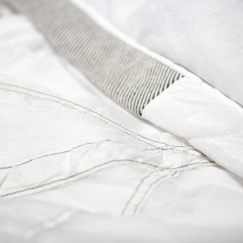 HANTEN JACKET: VINTAGE PARACHUTE / White