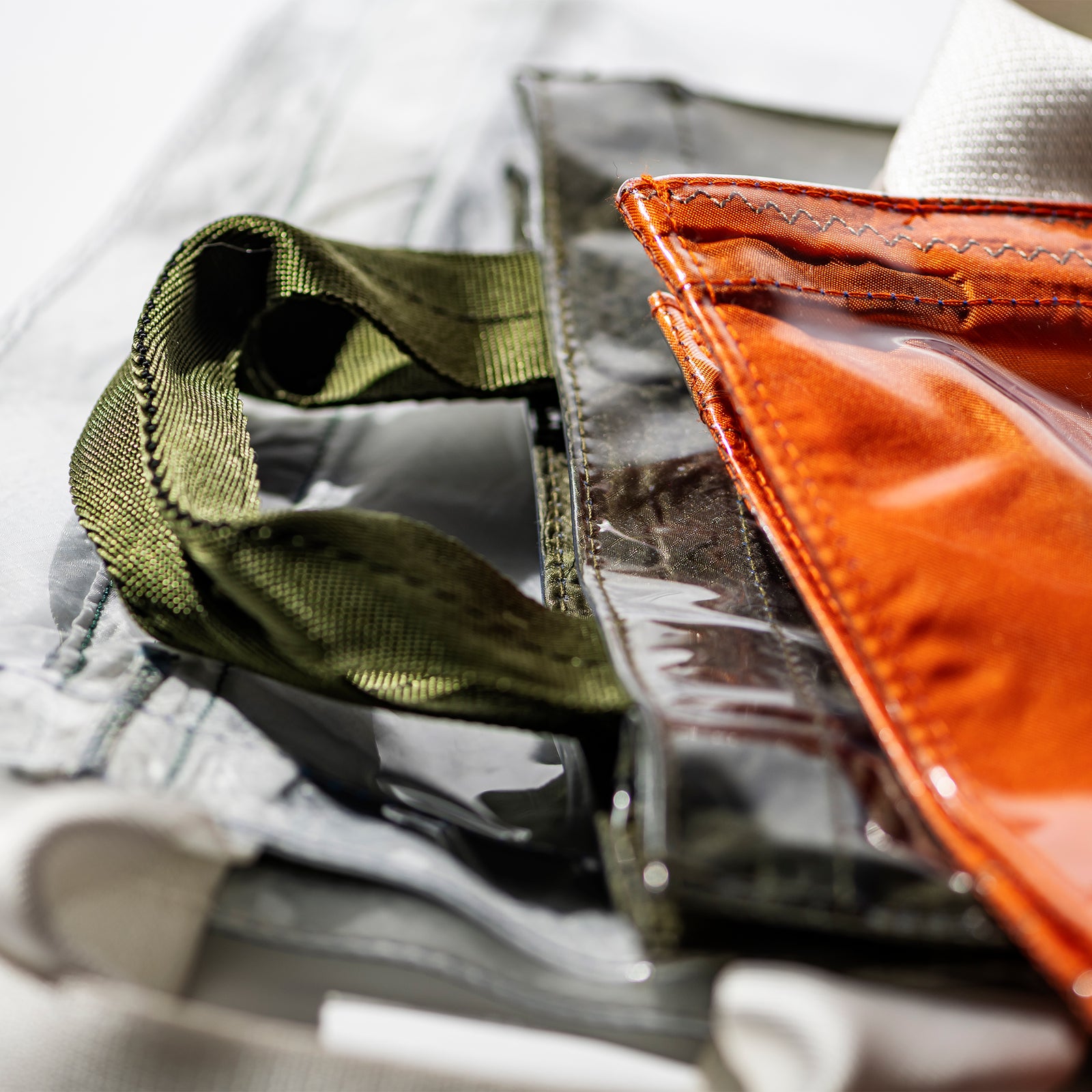 covered_parachute_bag_sf_32a62
