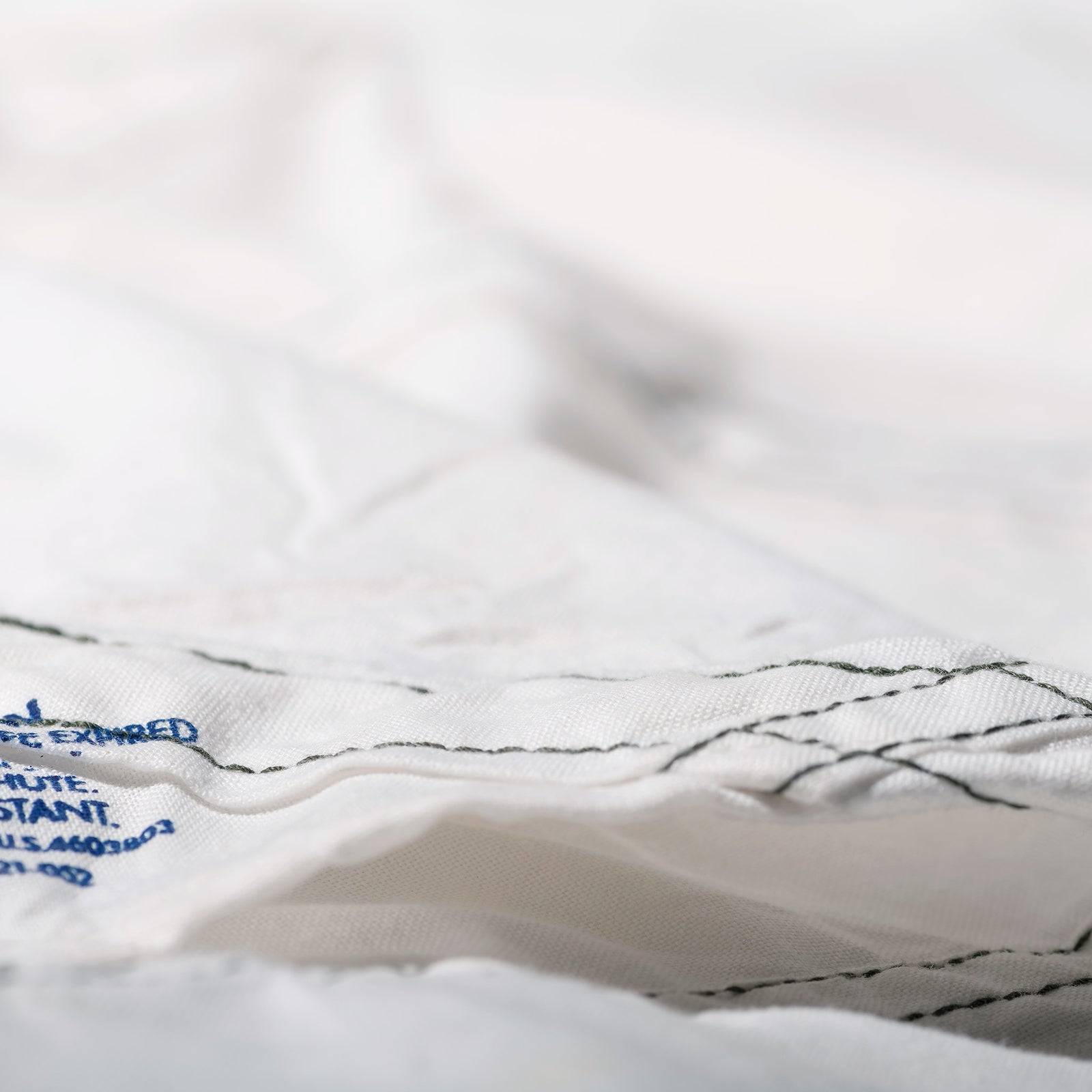 EXPIRED PARACHUTE MATERIAL WAITERS APRON – PUEBCO ONLINE STORE